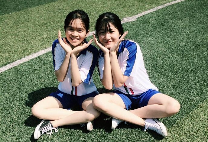 cô gái tặng hoa ông Kim Jong Un ảnh 3 co gai tang hoa ong Kim Jong Un anh 3