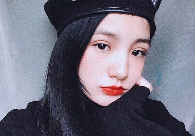 Nu sinh tang hoa ong Kim Jong Un hoc tot tieng Trung va tieng Anh hinh anh