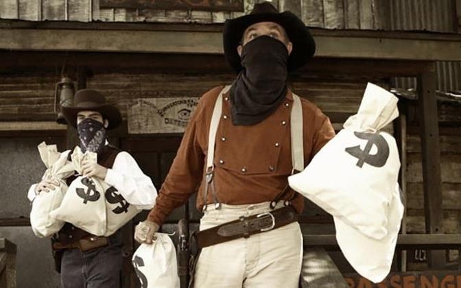 Truy tim ten cuop ngan hang qua day so de lai hinh anh