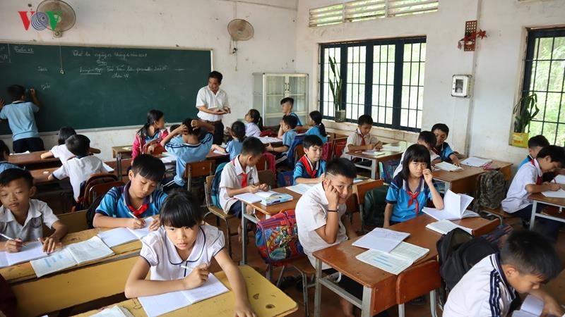 Giáo viên dạy ghép hai lớp ảnh 1 Giao vien day ghep hai lop anh 1