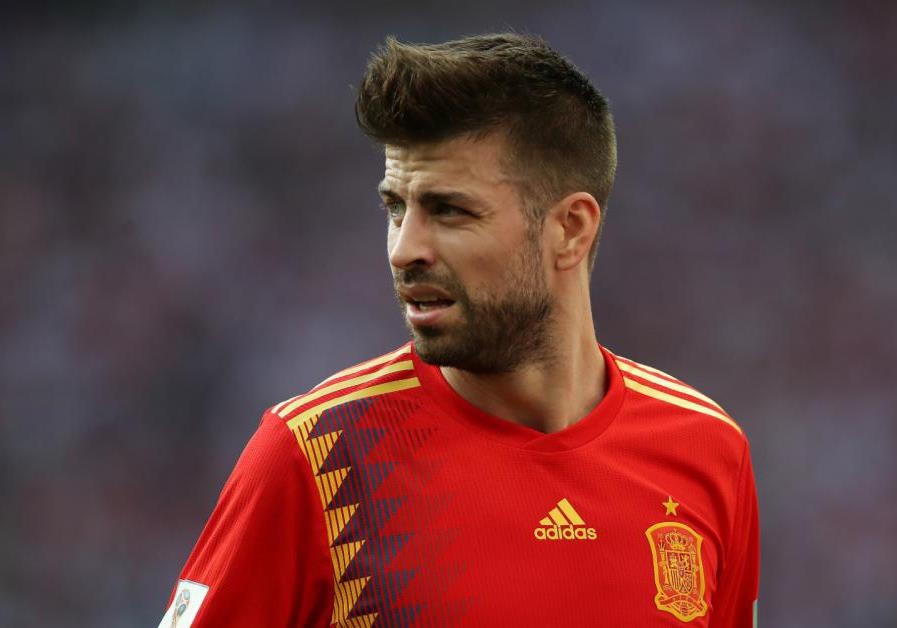 8 cau thu, HLV thong minh, gioi ngoai ngu, hoc truong danh tieng hinh anh