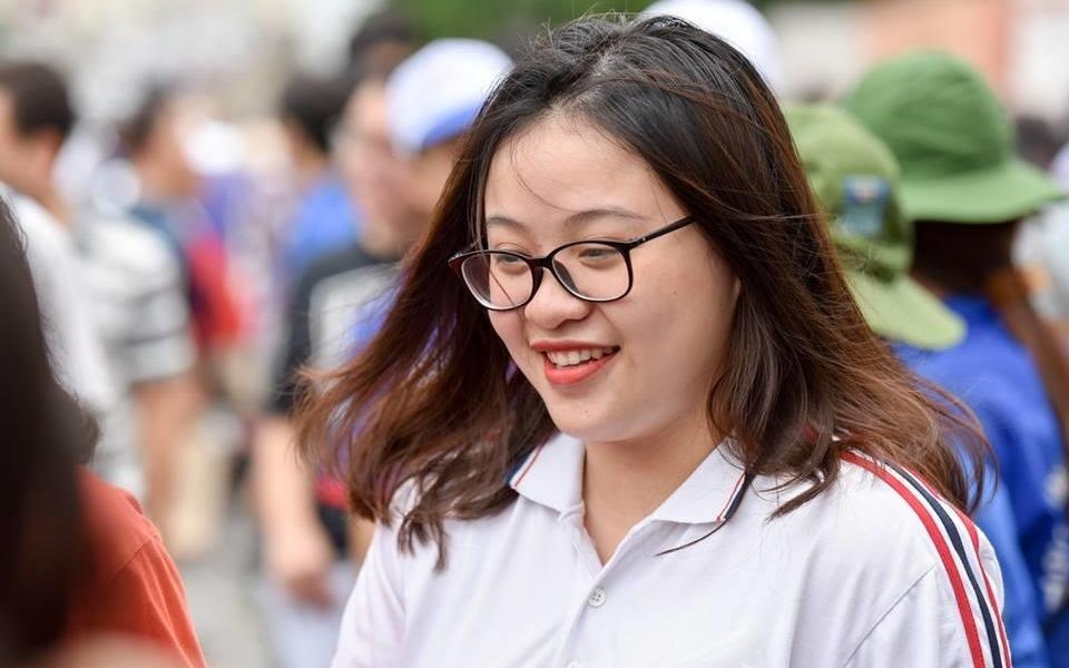 De thi Toan lop 10 THPT Khoa hoc Tu nhien Ha Noi hinh anh