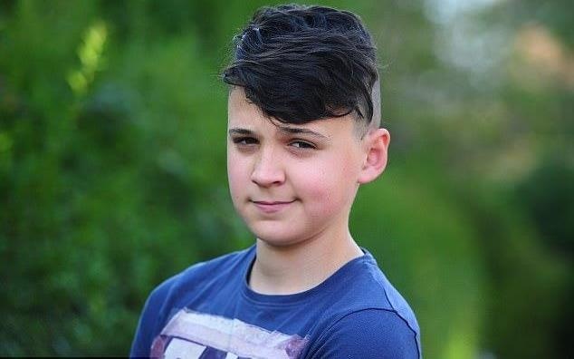 Truong phat hoc sinh vi toc ngan 3 mm so voi quy dinh hinh anh