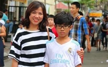 3.000 thi sinh canh tranh 100 suat hoc tai truong THCS Ngoai ngu hinh anh