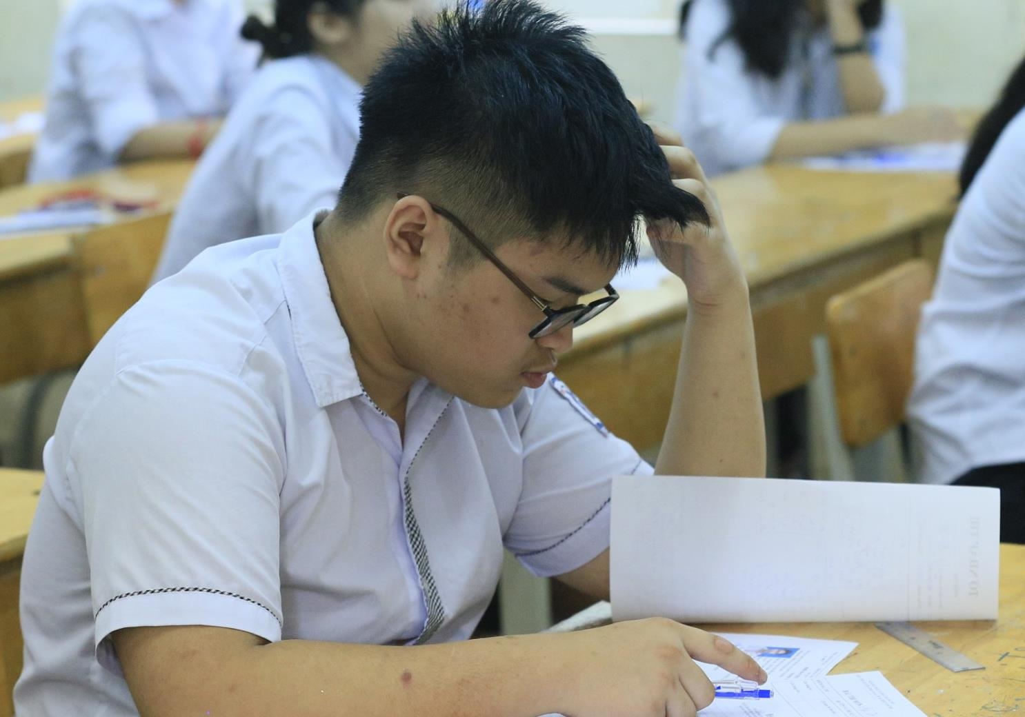 De thi Ngu van vao lop 10 o Ha Noi de, thi sinh tu tin dat diem cao hinh anh