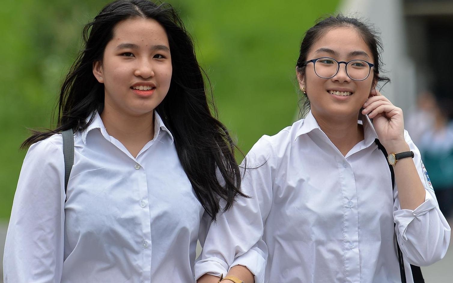 Diem chuan truong THPT chuyen Ngoai ngu cao nhat la 30 hinh anh