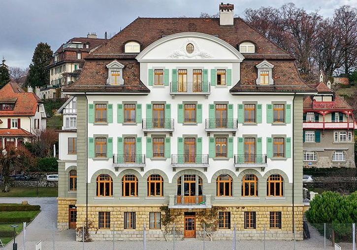 Truong quoc te noi tieng the gioi, hoc sinh duoc du ngoan chau Au hinh anh