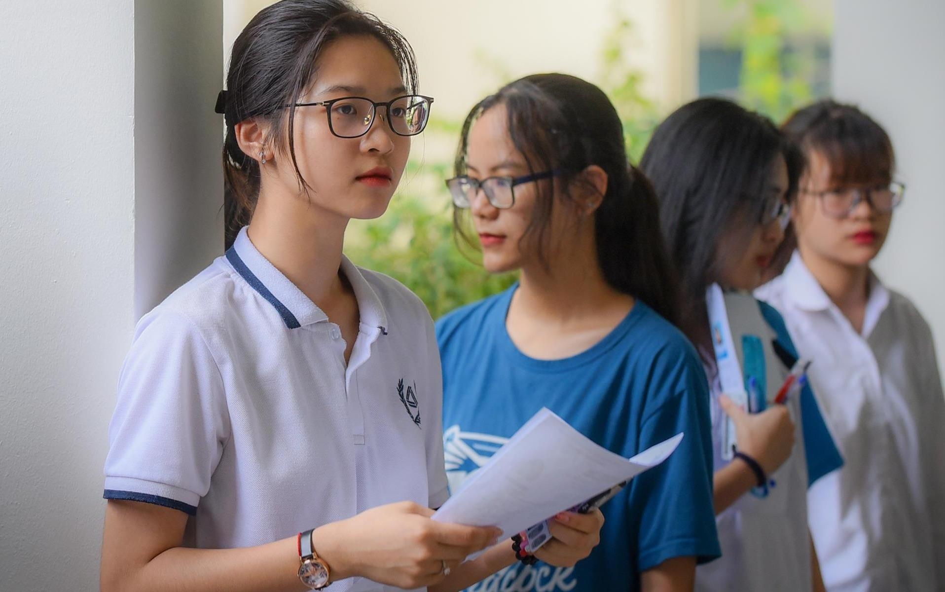 Bai giai de thi mon Toan ma 121 hinh anh