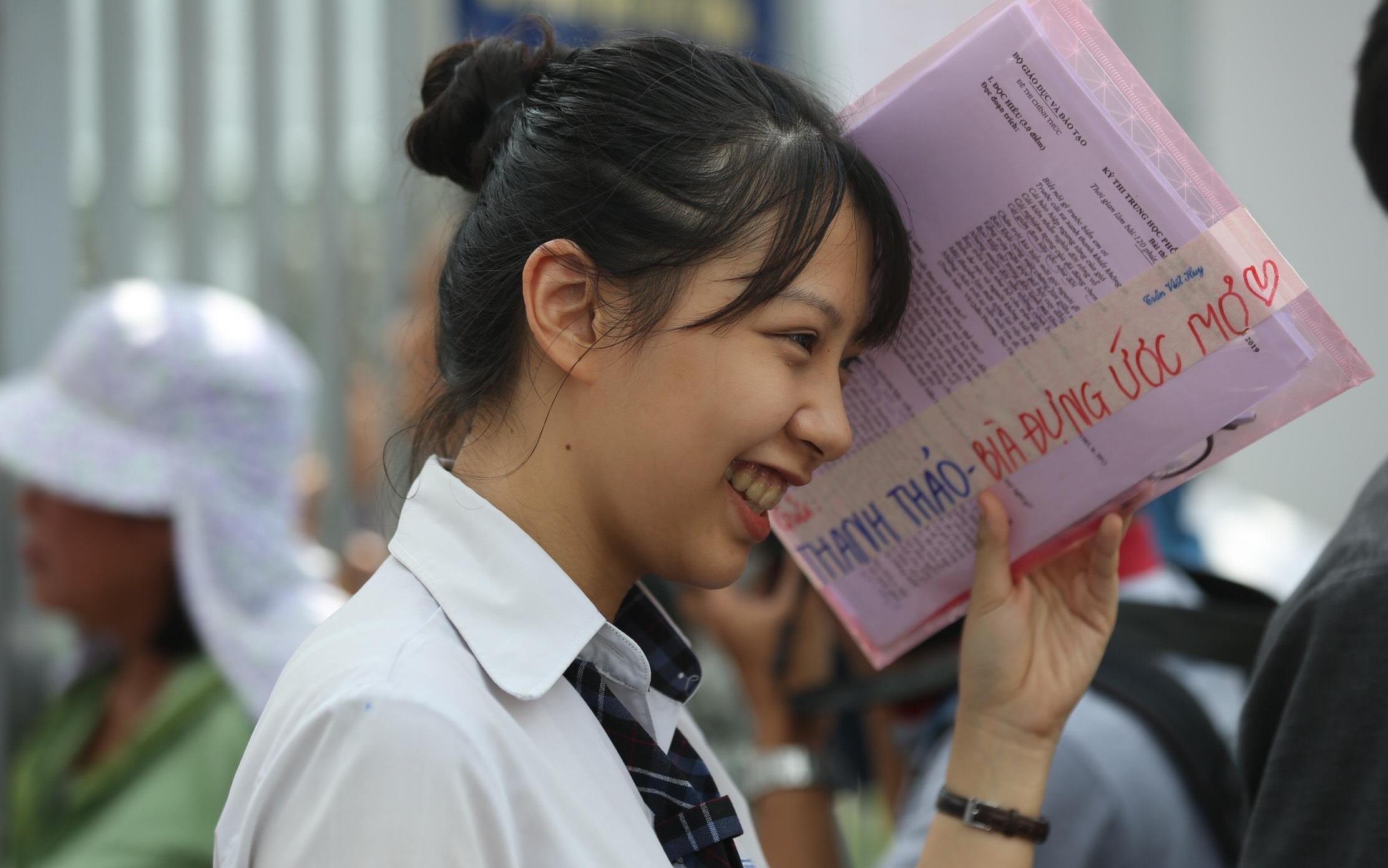 So diem 10 mon Tieng Anh tang gap 4 lan nam ngoai hinh anh