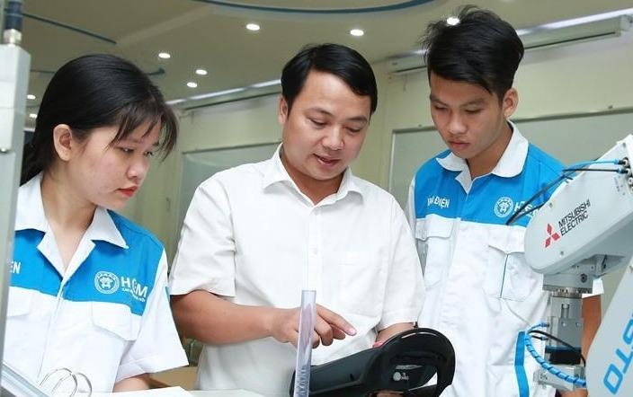 Phan dau 12 trieu luot hoc sinh, sinh vien tiep can khoi nghiep hinh anh