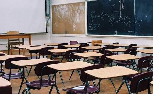 nam sinh tu sat anh 1