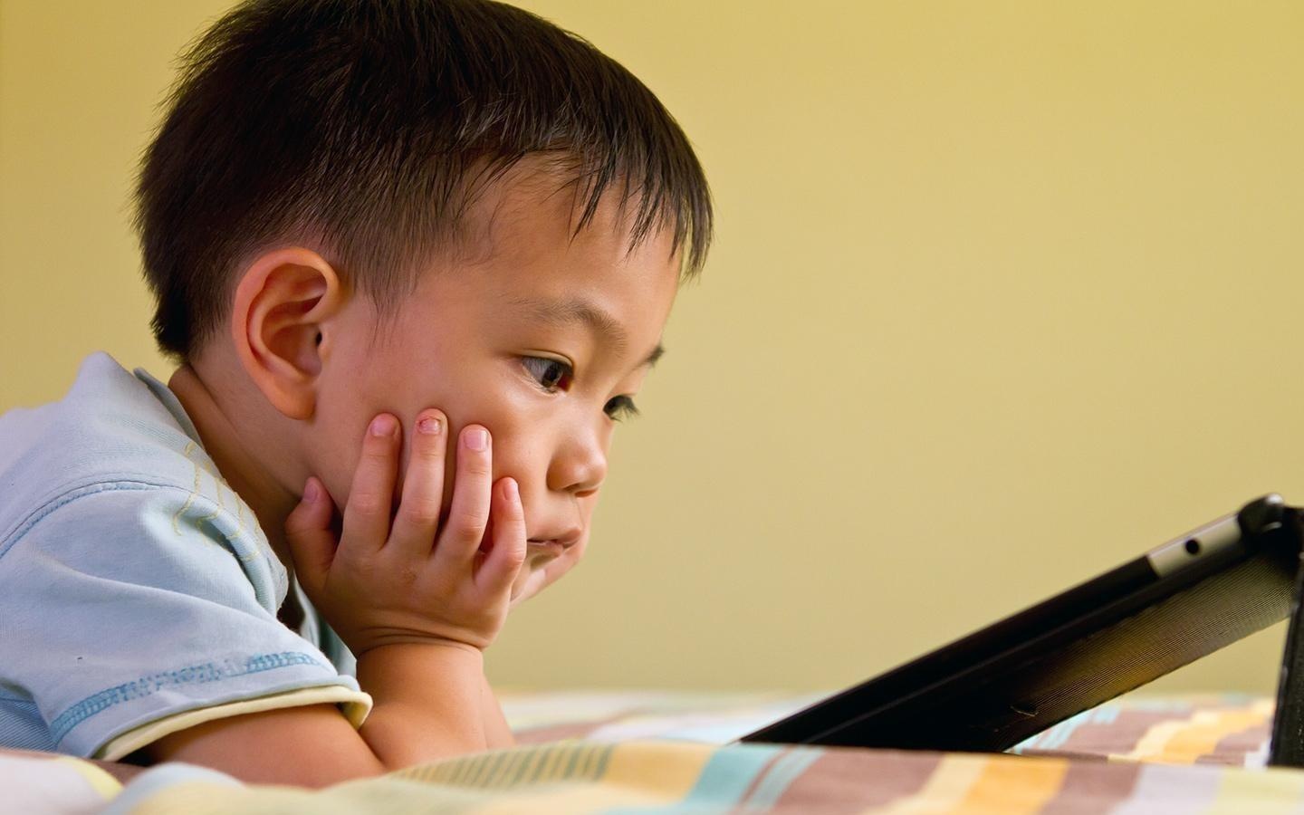 'Thoi dai tri tue nhan tao, con hoc theo cach ba me la hong' hinh anh