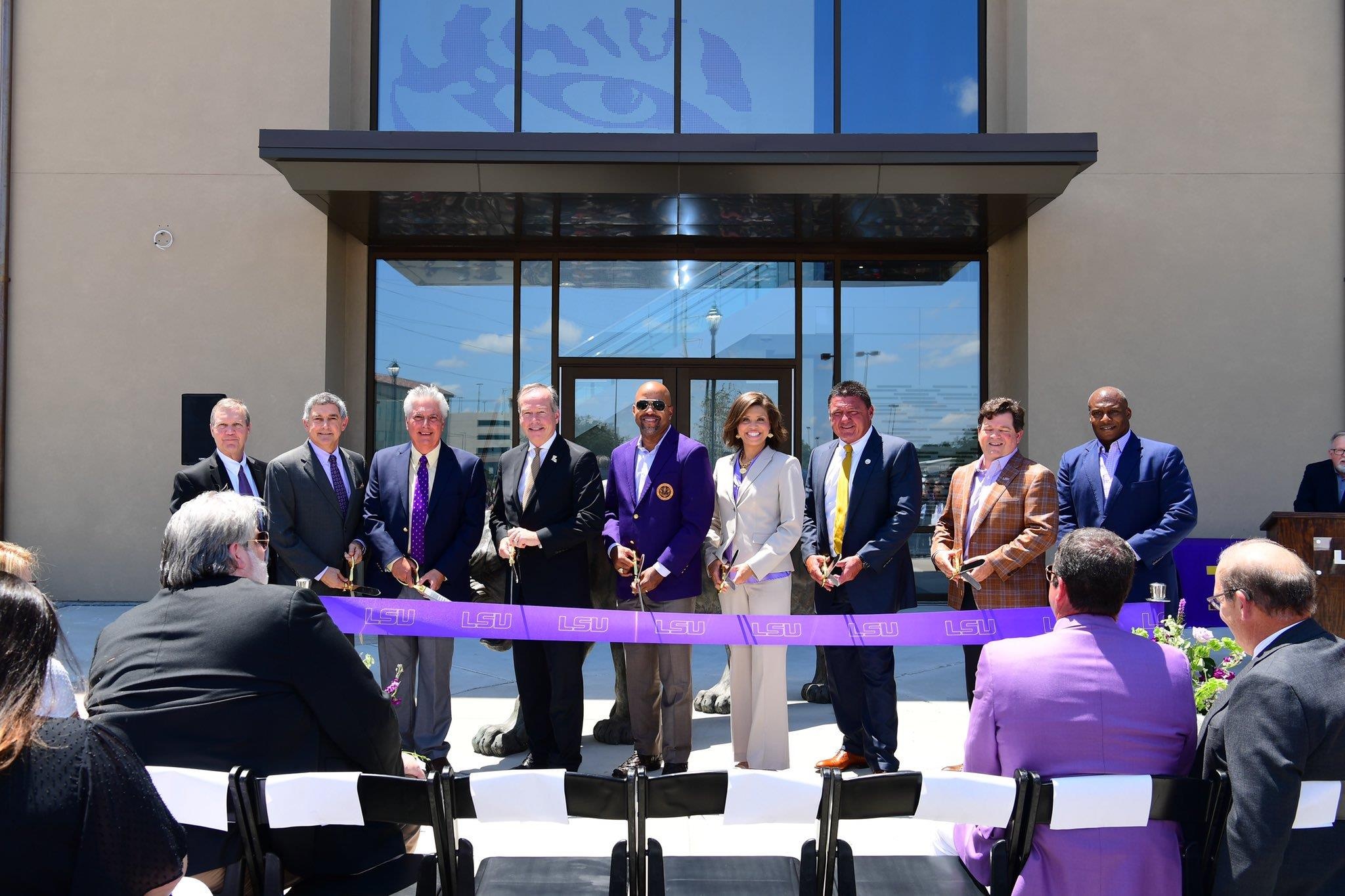 Phong thay do 28 trieu USD anh 1