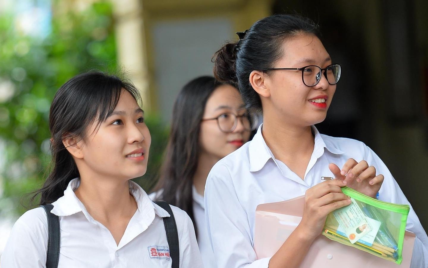 DH Mo Ha Noi lay diem chuan tu 15 hinh anh