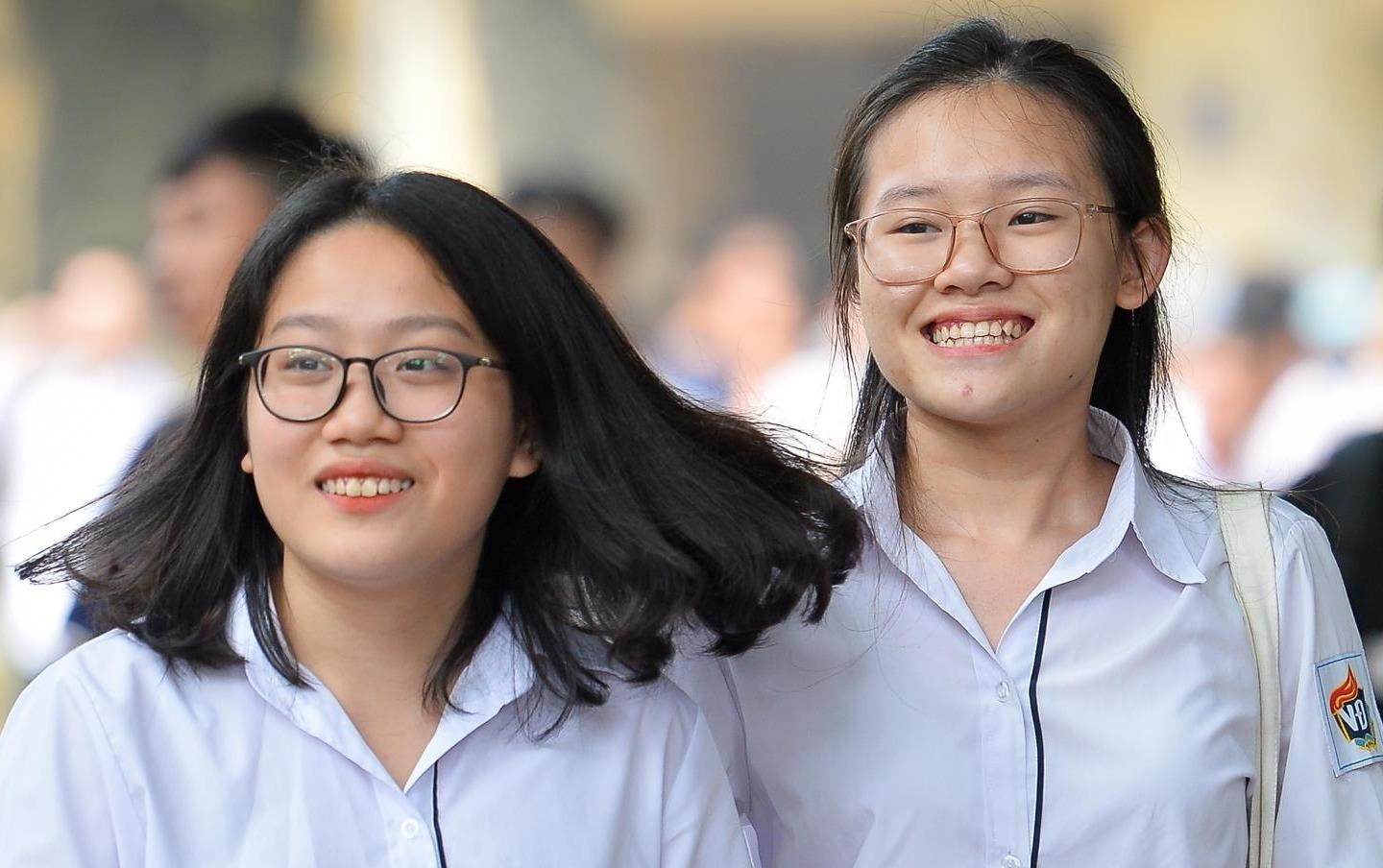 Diem chuan DH Lac Hong cao nhat la 20 hinh anh