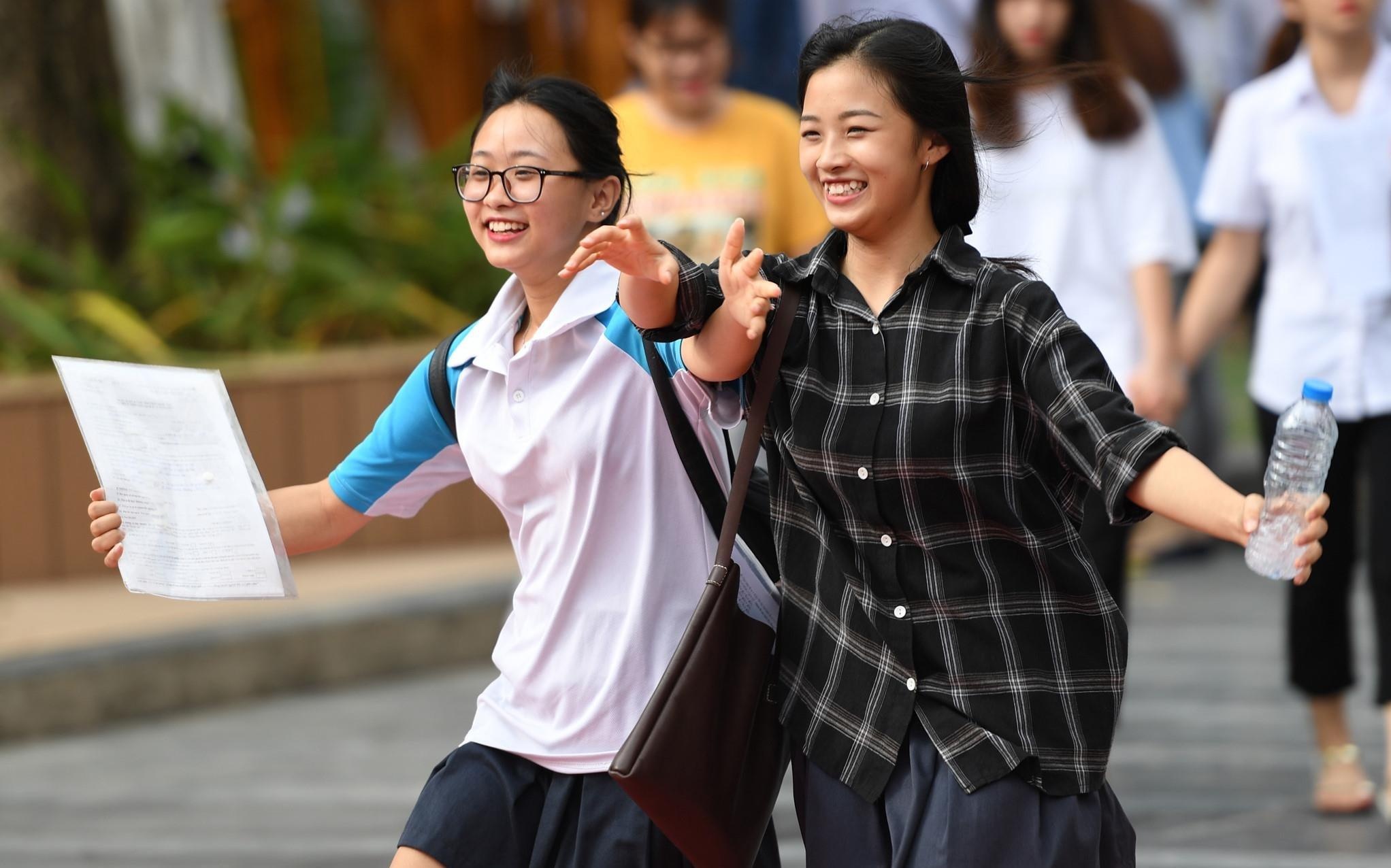 DH Bach khoa Da Nang cong bo diem chuan 2019 hinh anh