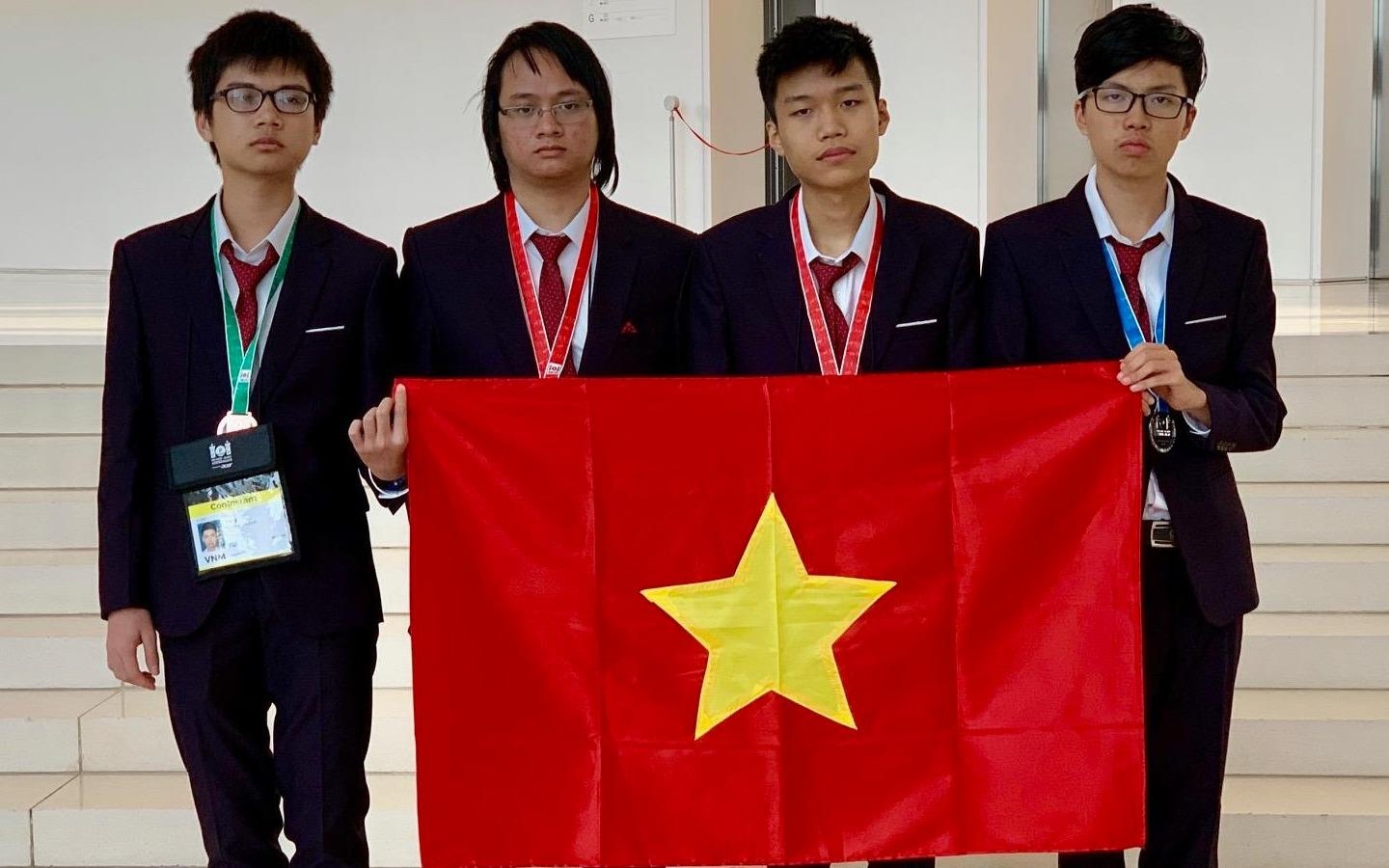 4 hoc sinh Viet Nam gianh huy chuong Olympic Tin hoc quoc te hinh anh