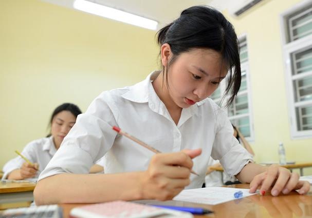 'Nang diem chuan cao danh truot toan bo thi sinh la vo trach nhiem' hinh anh