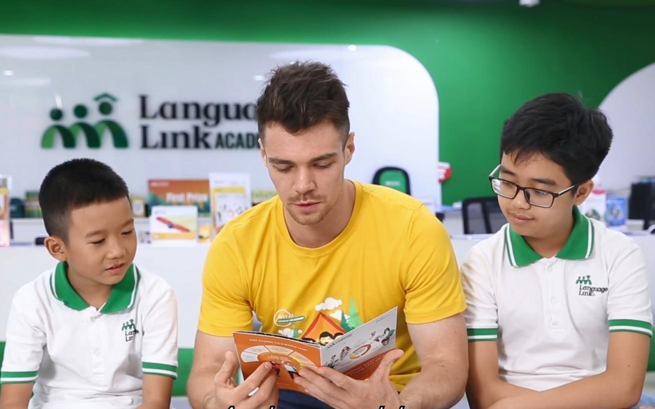 Tai khoi dong tieng Anh cho tre dip nam hoc moi hinh anh