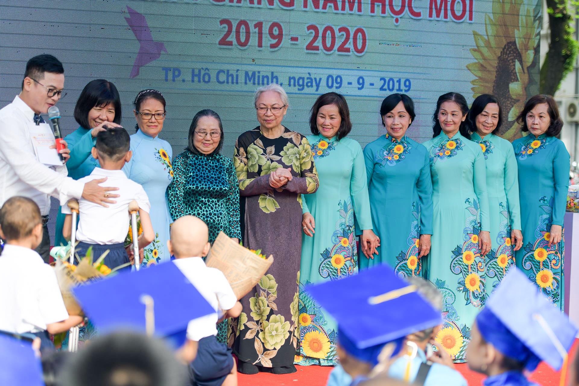 Khai giang cua tre mac ung thu anh 8