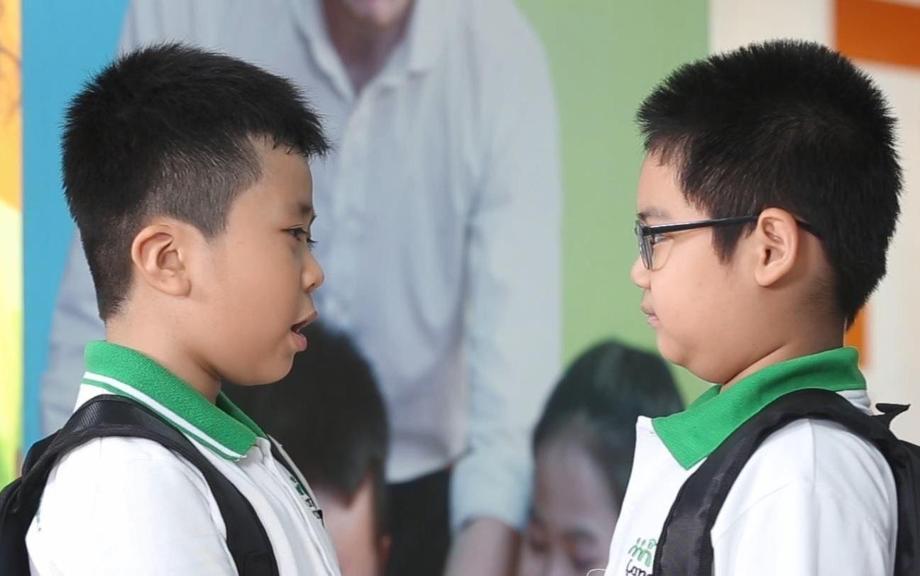 Hoc tieng Anh qua cac hoat dong trong Tet doan vien hinh anh