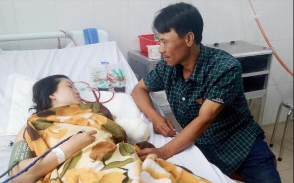 Co giao mat canh tay khi vuot 130 km den truong hinh anh