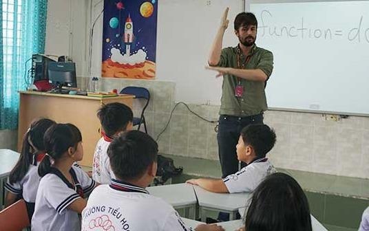 Mo hinh truong hoc tien tien con nhieu rao can hinh anh