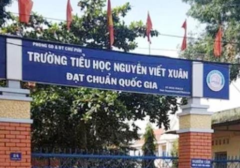 Hieu truong bi to lam thu, doc doan hinh anh