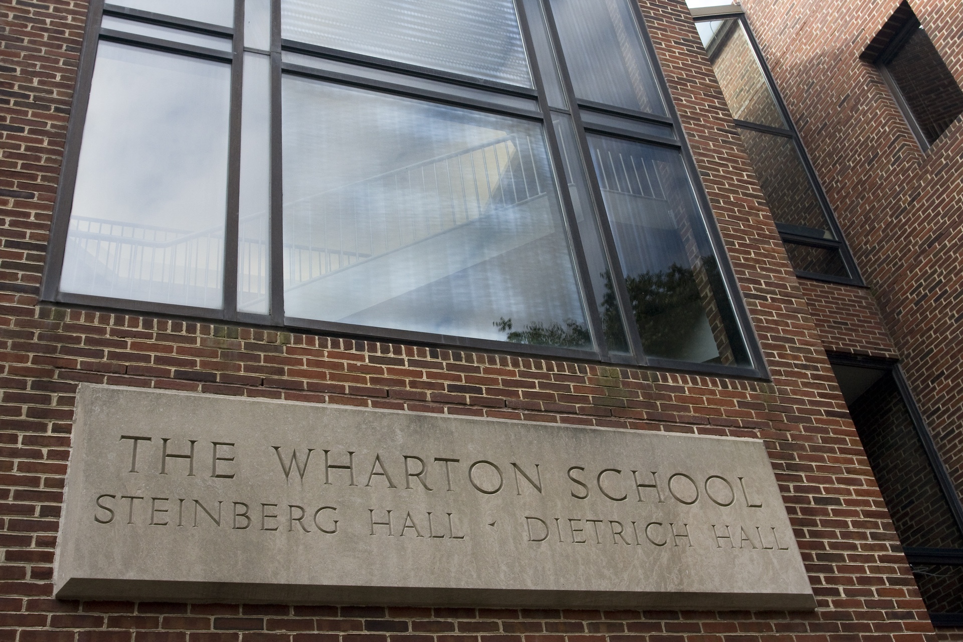 Chang trai 24 tuoi tro thanh ty phu USD sau mot dem anh 4