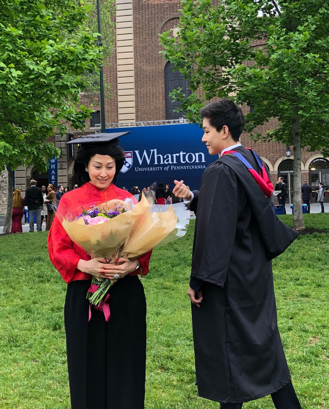 Chang trai 24 tuoi tro thanh ty phu USD sau mot dem anh 2