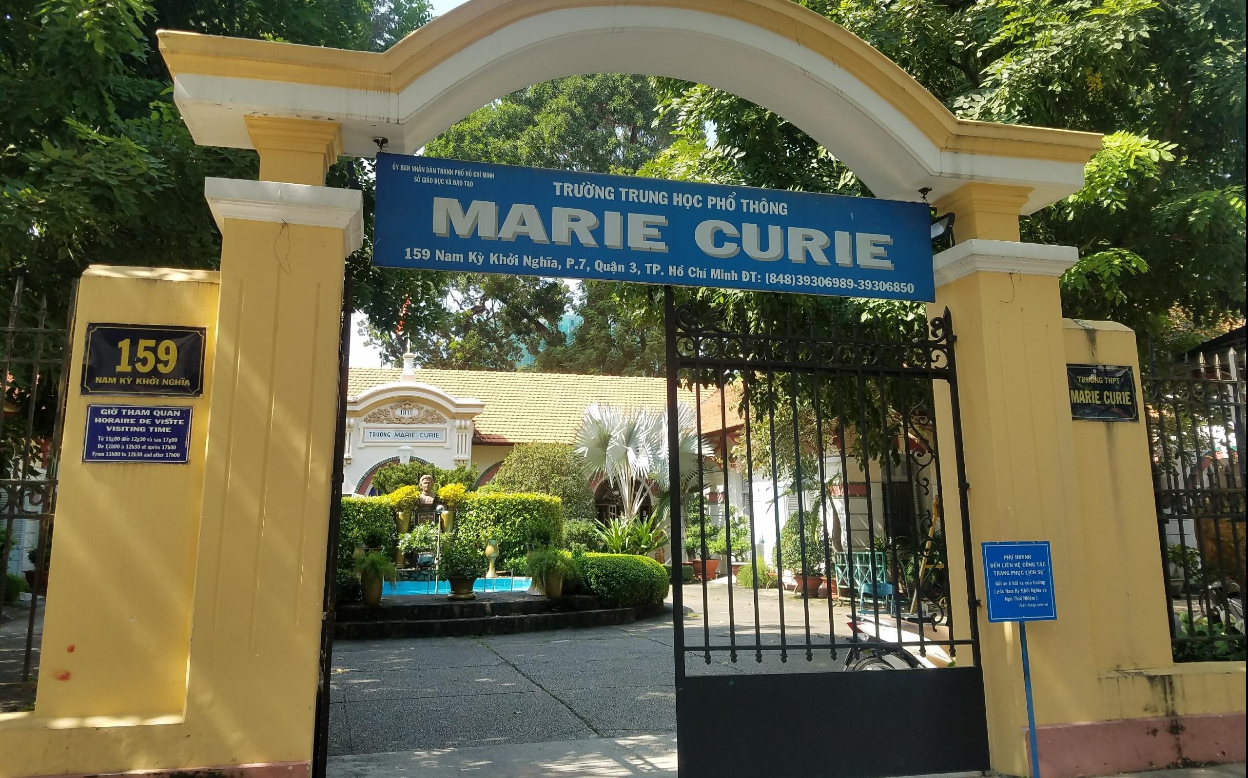 2 hoc sinh truong Marie Curie TP.HCM bi chem vi mau thuan tren mang hinh anh