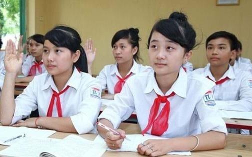 Thi diem hoc sinh THCS, THPT nghi hoc ngay thu bay co kha thi? hinh anh