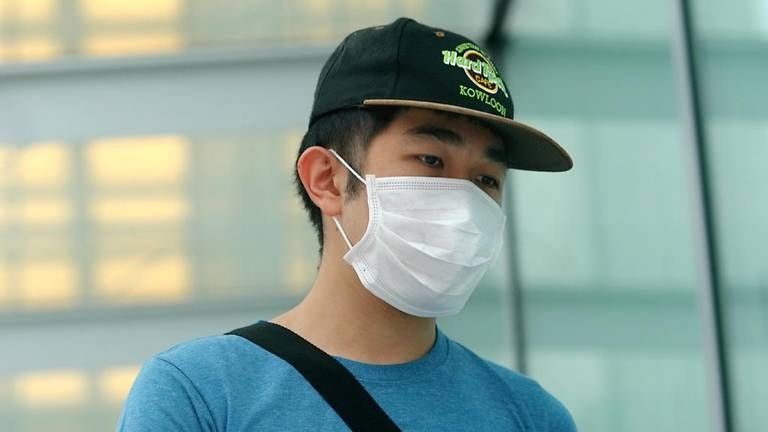 nam sinh quay len phu nu anh 1