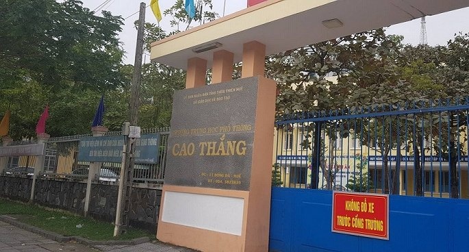 Bi to buong loi khiem nha voi nu sinh anh 1