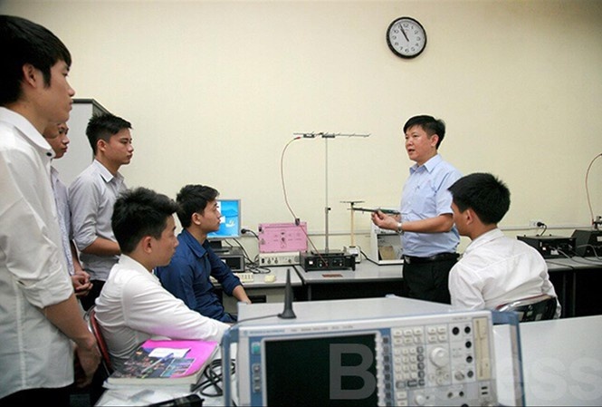 'Coi troi' giao duc dai hoc hinh anh