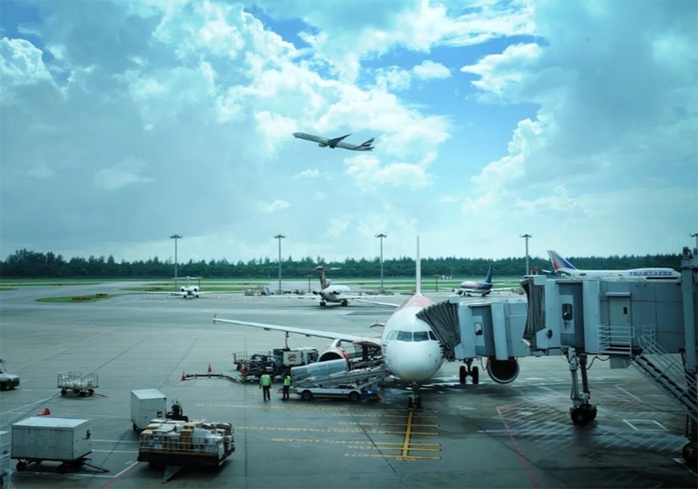 quay len phu nu trong nha ve sinh anh 1