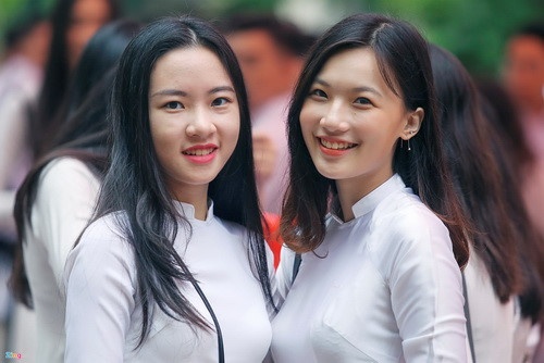 Hoc sinh, sinh vien su pham duoc ho tro 3,6 trieu dong moi thang hinh anh