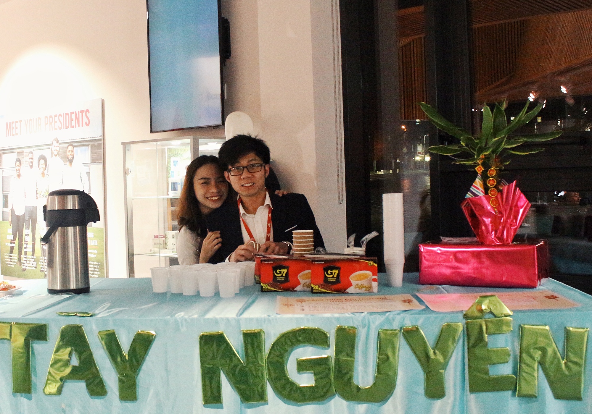 Du hoc sinh Viet tai Anh quay quan don Tet anh 7