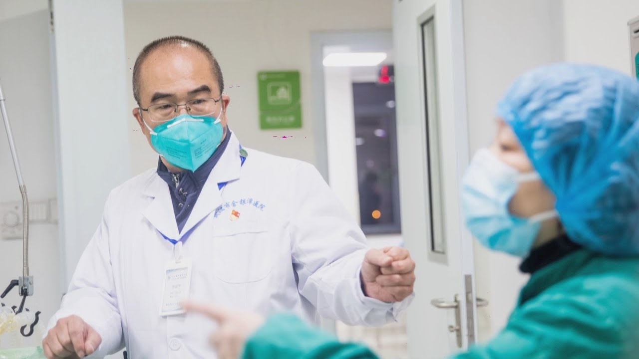 bác sĩ điều trị người nhiễm virus corona ảnh 1 bac si dieu tri nguoi nhiem virus corona anh 1