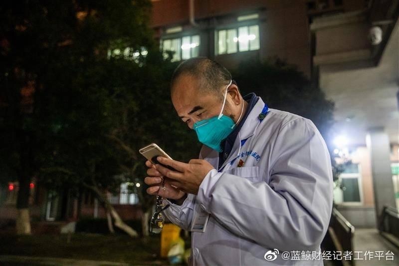 bác sĩ điều trị người nhiễm virus corona ảnh 2 bac si dieu tri nguoi nhiem virus corona anh 2