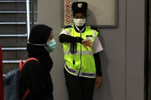 Nguoi Trung Quoc nhiem virus corona dau tien duoc chua khoi o Malaysia hinh anh