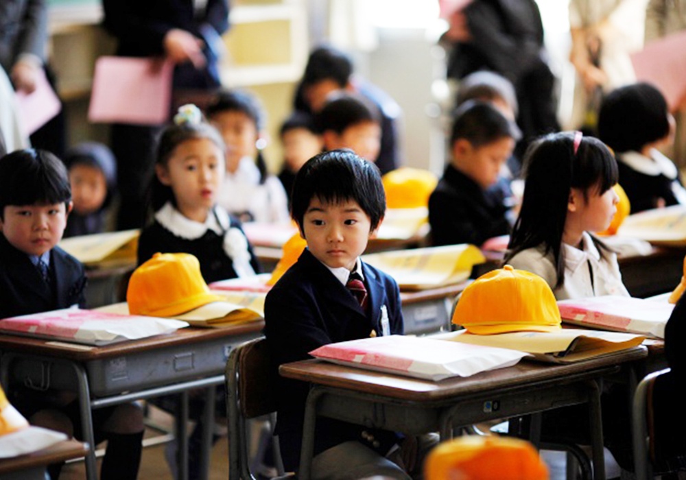 con đi học trong dịch Covid-19 ảnh 1 con di hoc trong dich Covid-19 anh 1