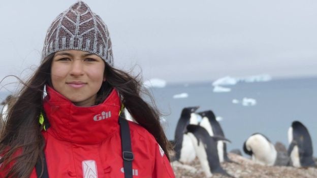 Nu sinh 17 tuoi nhan bang tien si anh 1