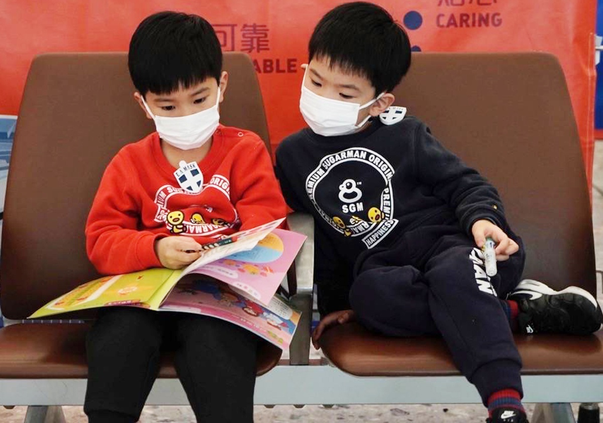 Hong Kong tiep tuc cho hoc sinh nghi den 20/4 hinh anh