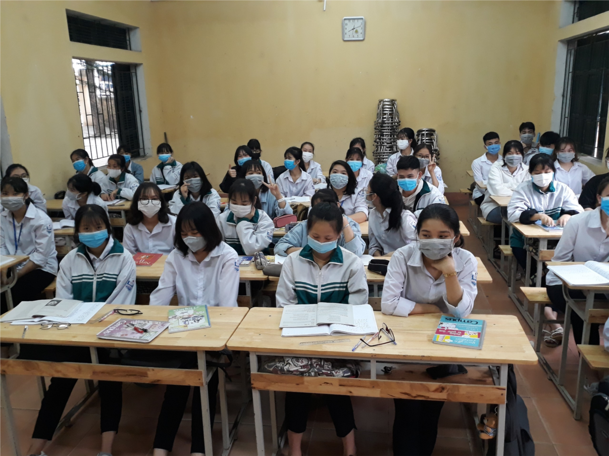 Học sinh Vĩnh Phúc được đo thân nhiệt  ảnh 3 Hoc sinh Vinh Phuc duoc do than nhiet anh 3