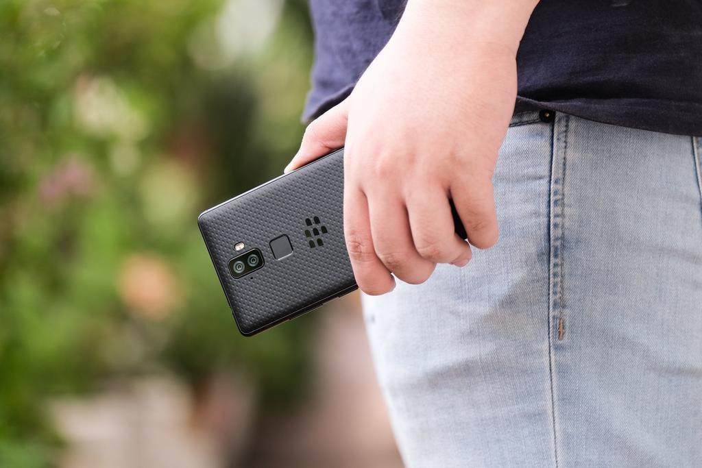 Sinh vien bi duoi hoc, ngoi tu vi quay len phu nu hinh anh