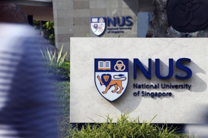 Tron cach ly, sinh vien doi mat an tu hinh anh