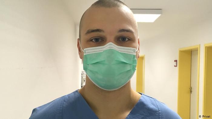 Sinh vien Y khoa tham gia chong dich anh 2