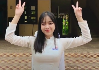 Hoc sinh Quang Tri nhay 'Ghen Co Vy' hinh anh