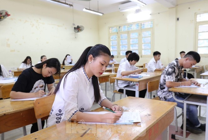 hoc sinh di hoc tro lai anh 1